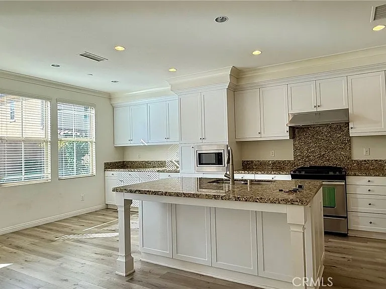 64 Sedgewick — Photo 2