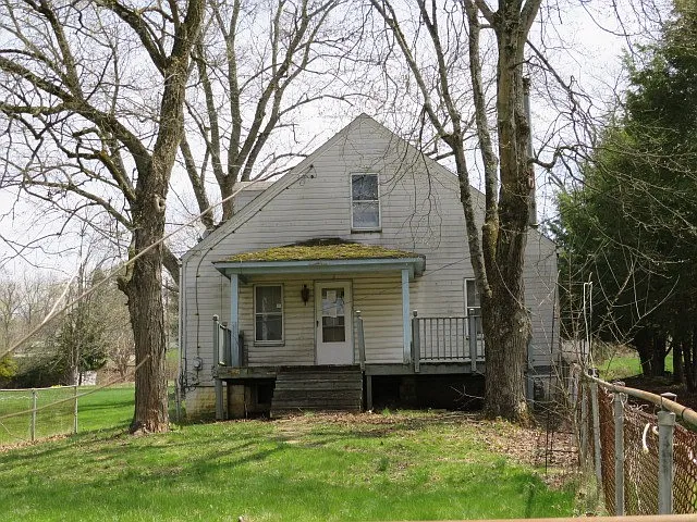 64 Valley Rd photo 1