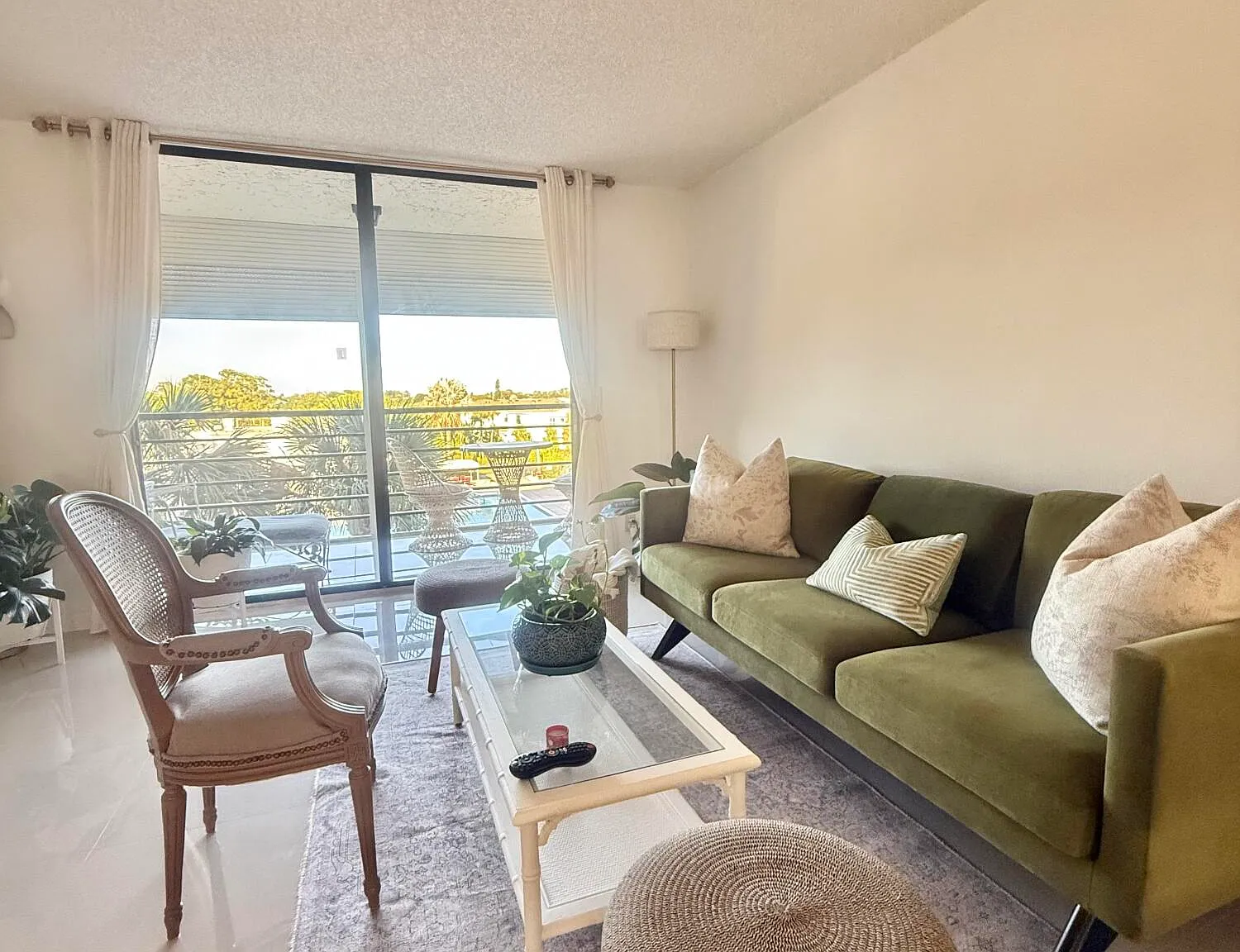 2 bed, 2.0 bath, 1020 sqft, $1,700 — Photo 2