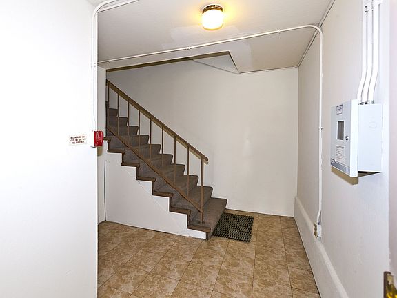 5th image of 466 23rd Ave