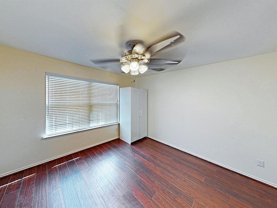 1st image of 611 Pleasant Valley Dr