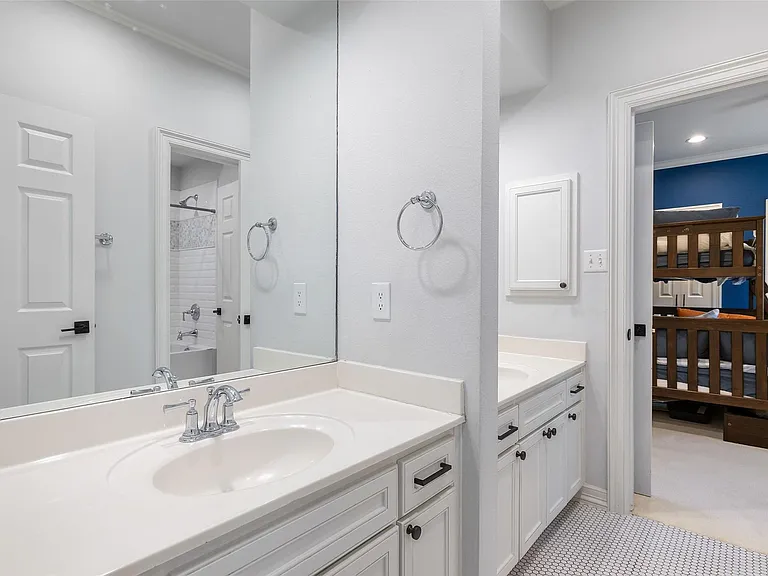 2922 Thousand Oaks Dr — Photo 20