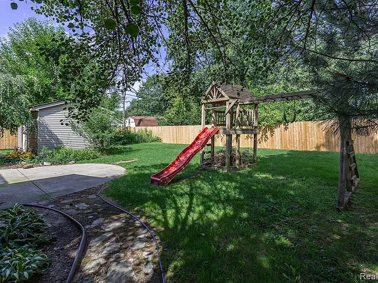 3930 Dunning Rd — Photo 9