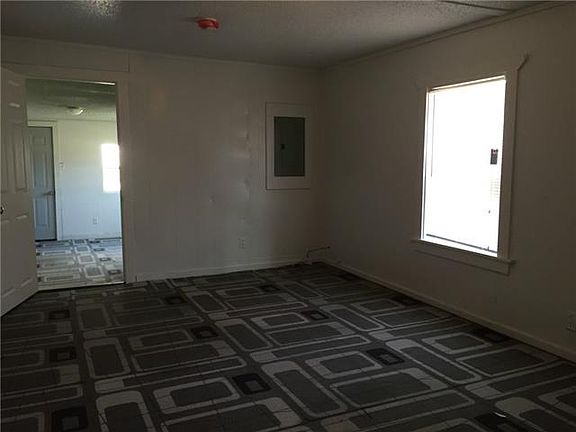 4th image of 5404 Bonnell Ave