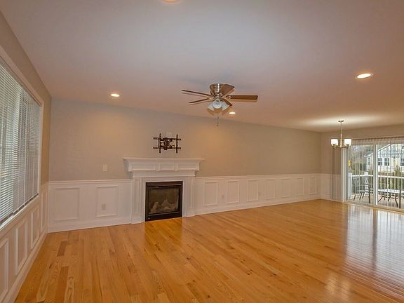 3rd image of 15 Massey St