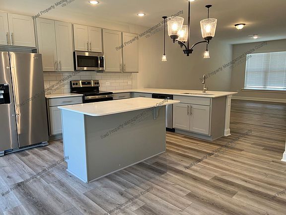 4th image of 342 Old Grove Ln