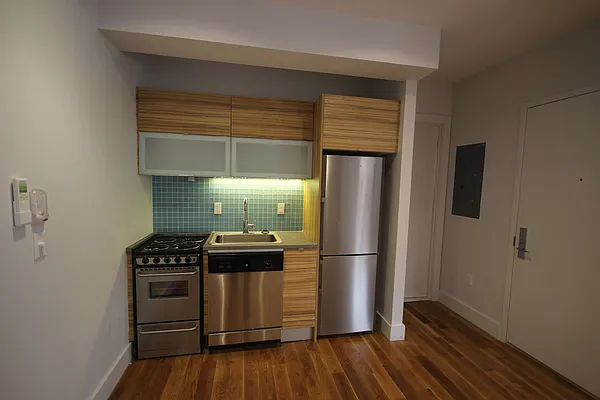 Rented by Nooklyn NYC LLC | media 4