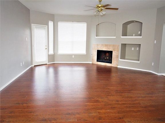 5th image of 2704 Black Canyon Dr