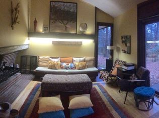 95 Red Gate Ln, Amherst, MA 01002