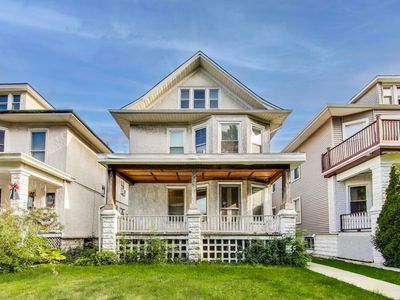 5037 W Sunnyside Ave, Chicago, IL, 60630