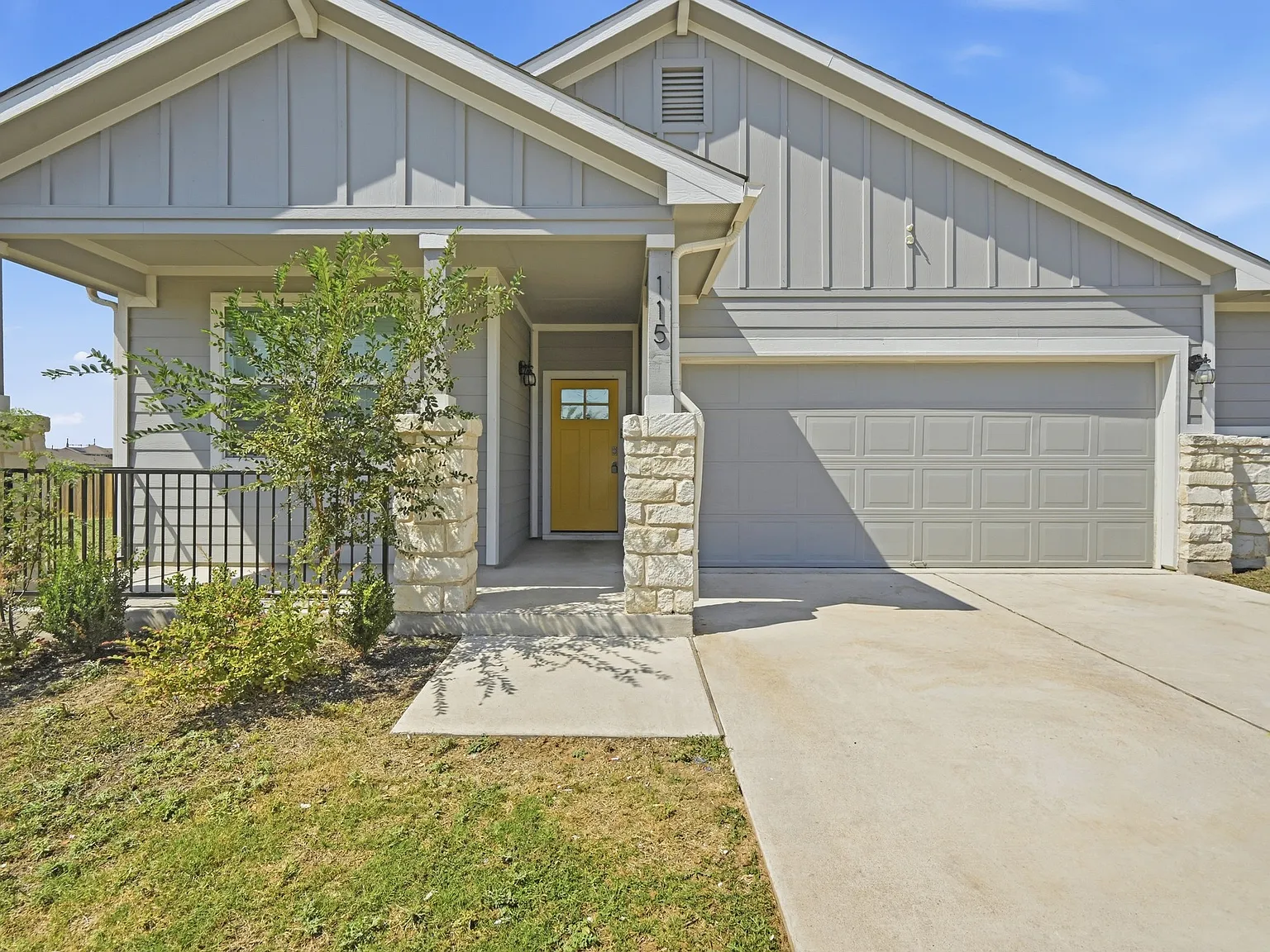 4 bed, 1852 sqft, $1,995 — Photo 1