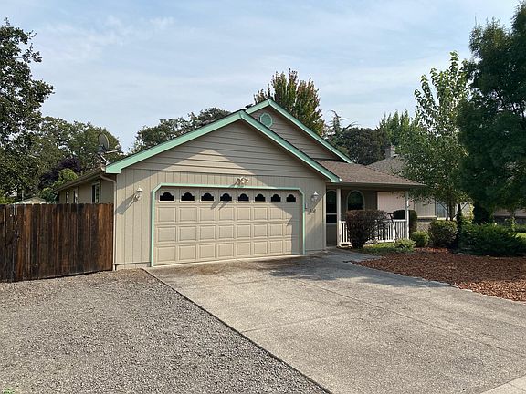 2nd image of 316 Yew Wood Dr