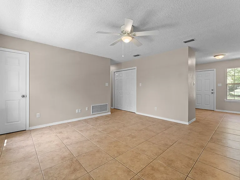 20952 Liberty Ln — Photo 20