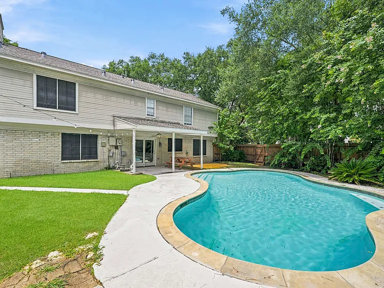 8130 Sunny Ridge Dr — Photo 3