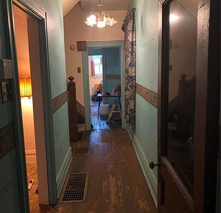 3rd image of 121 Hawkins Ave