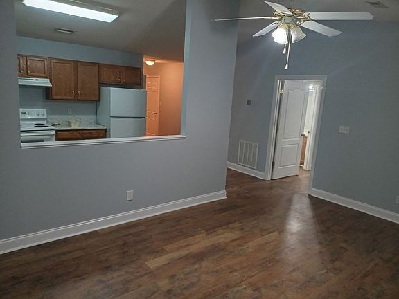 5th image of 808 Hogan Way
