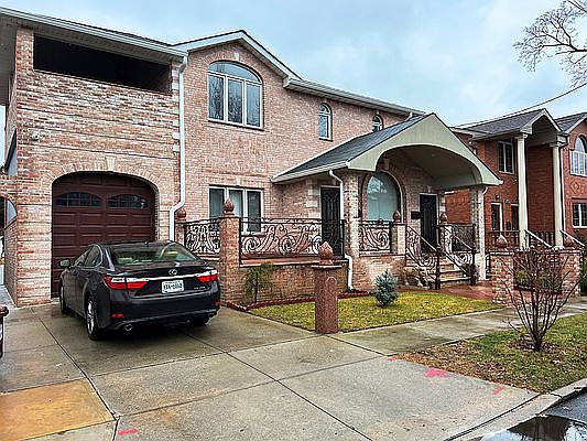 1st image of 22-11 Ryan St #2