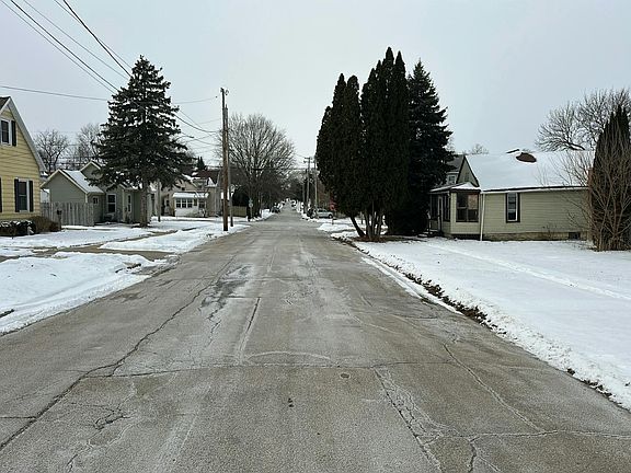 5th image of 528 W Chestnut St