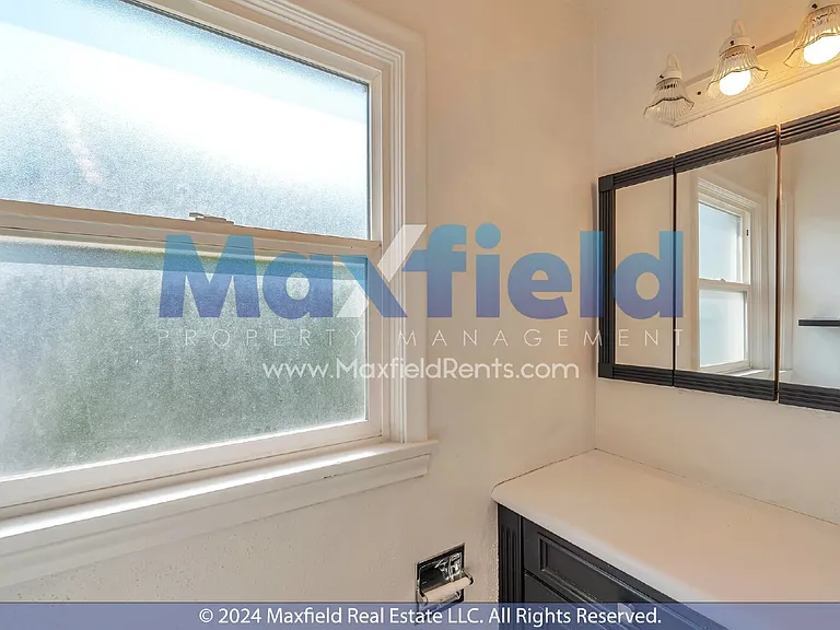1525 E 2100 S — Photo 15