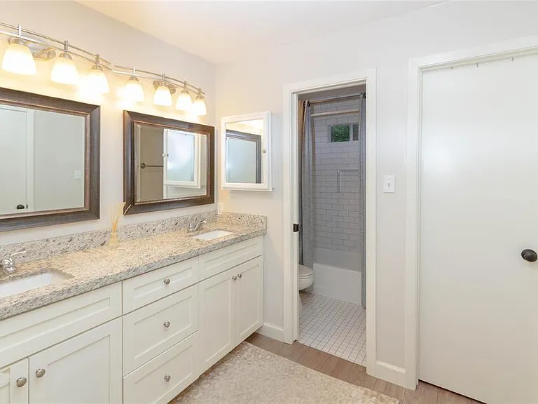 4607 Pine St — Photo 13