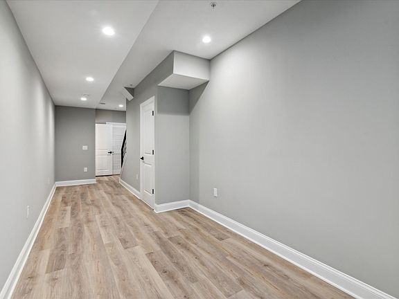 2nd image of 2065 E Auburn St