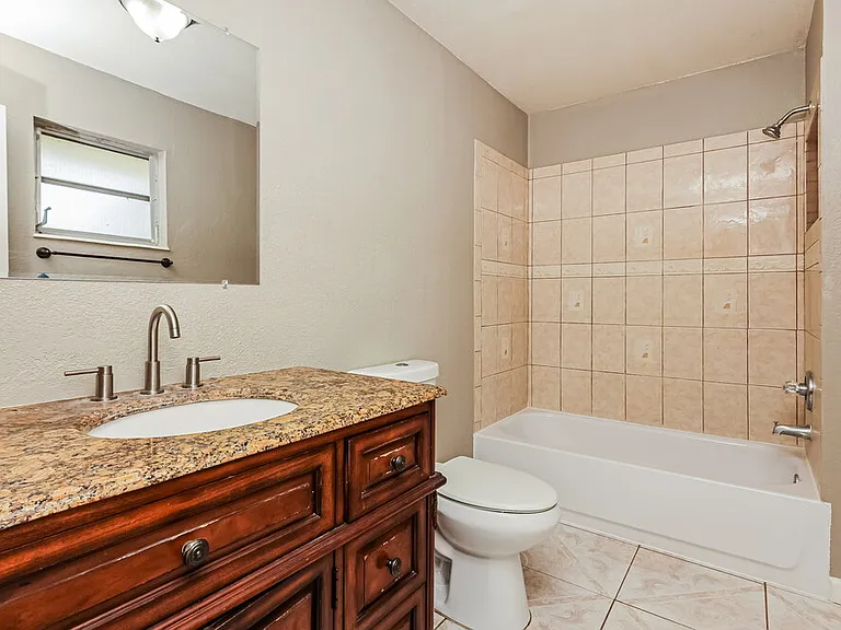 1119 Clayton Ave — Photo 11