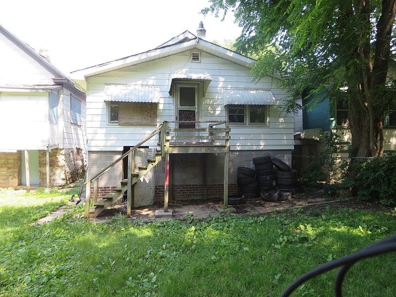 2nd image of 2522 Elmwood Ave