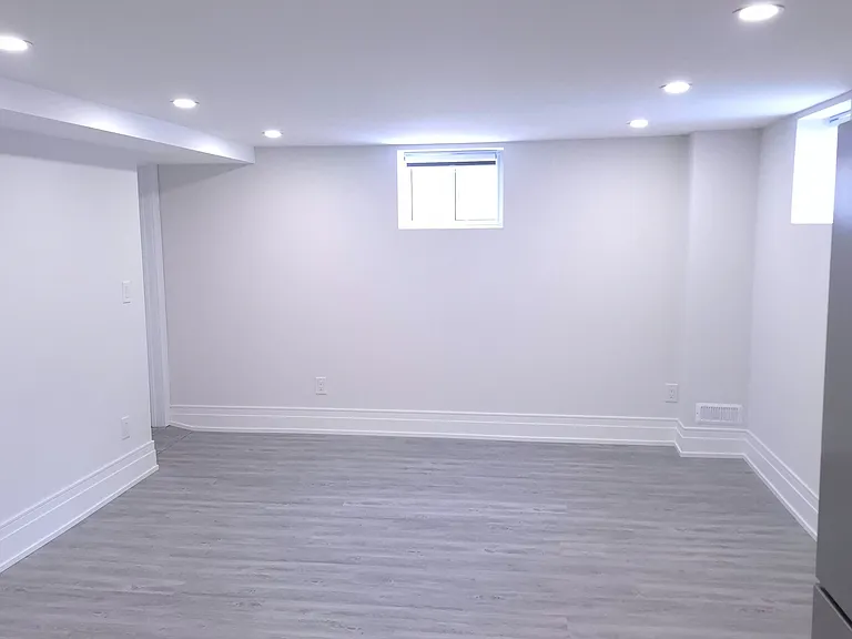 4 Porter Cres #BASEMENT — Photo 15