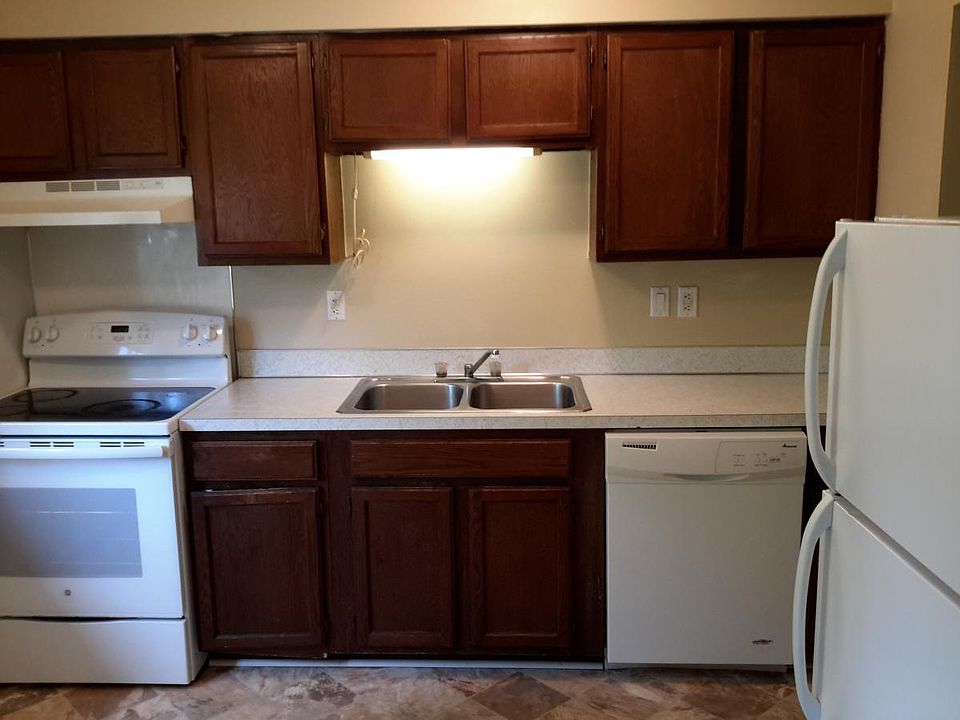 1st image of 3207 Park Dr APT 8