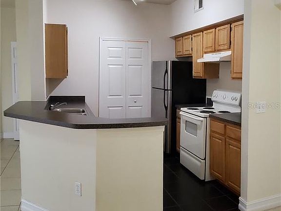 5th image of 6025 Westgate Dr APT 2513
