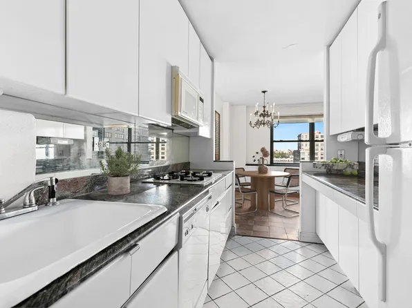 185 West End Avenue image 3 of 14