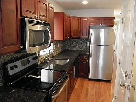 3rd image of 2353 N Park Ave