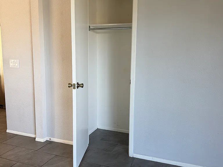 2349 E Alameda Dr — Photo 33
