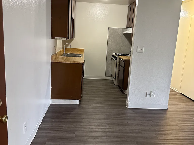 14133 Lemoli Ave #6 — Photo 9