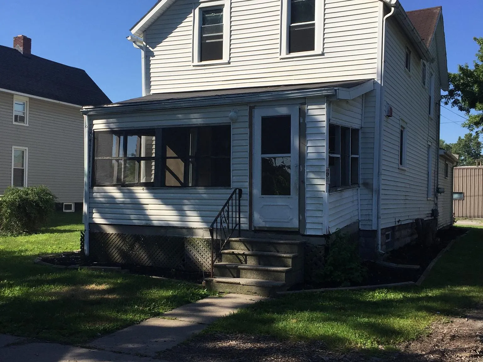 5 bed, 1.5 bath, 1400 sqft, $1,400 — Photo 2