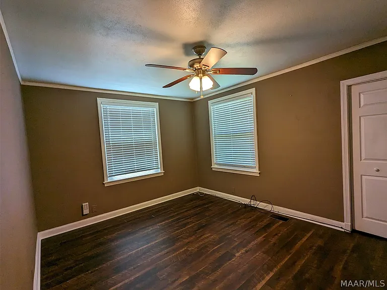 101 Oak Forest Dr — Photo 8