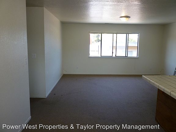 4th image of 227 Blackburn St #B