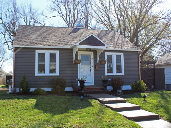 614 Hamner Ave, Marshall, MO 65340