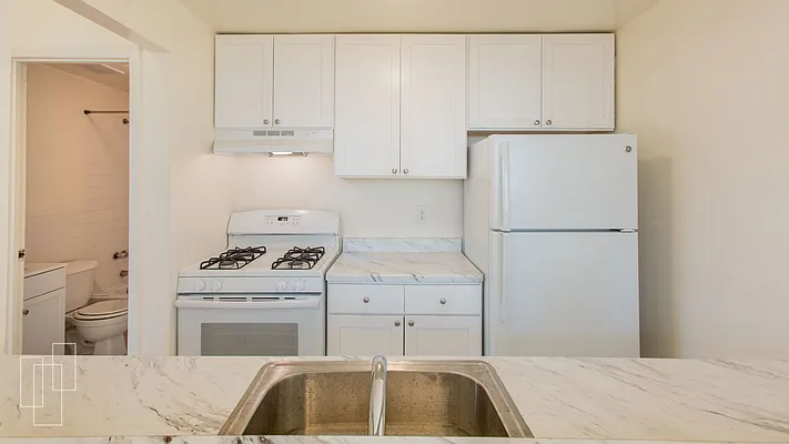 Rented by Garfield Realty  | media 15