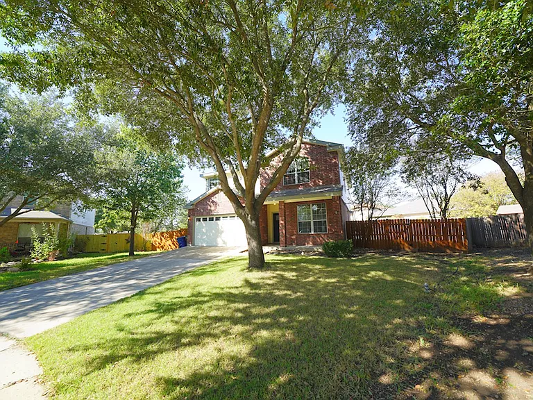 136 Earhart Ln — Photo 6