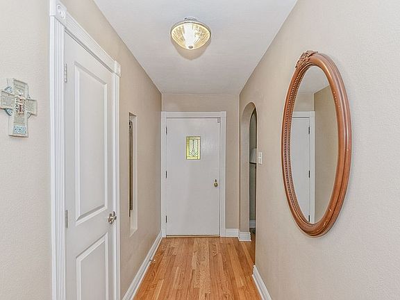 2nd image of 3510 Pinoak Pl