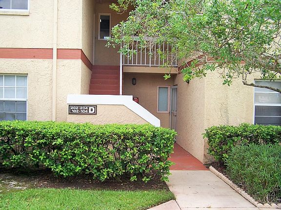 3rd image of 1535 SE Royal Green Cir #202
