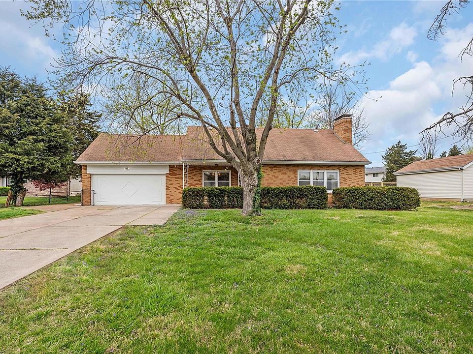 1st image of 10833 Lavinia Dr