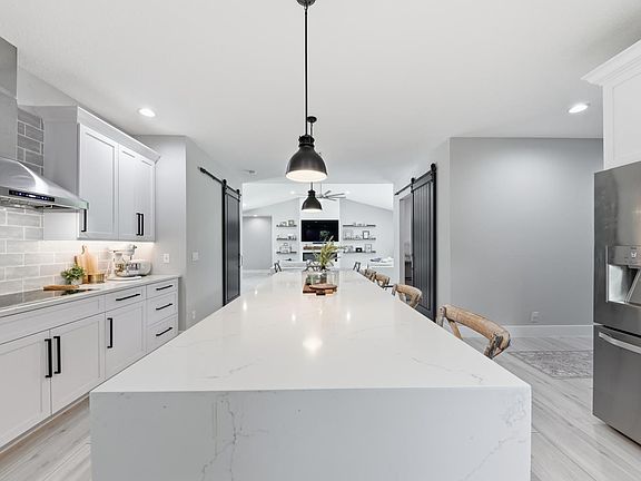 2nd image of 3067 Fargo Avenue