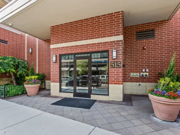515 Main St APT 401, Evanston, IL 60202