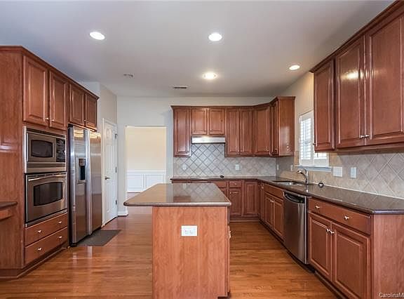 2nd image of 6121 Crown Hill Dr