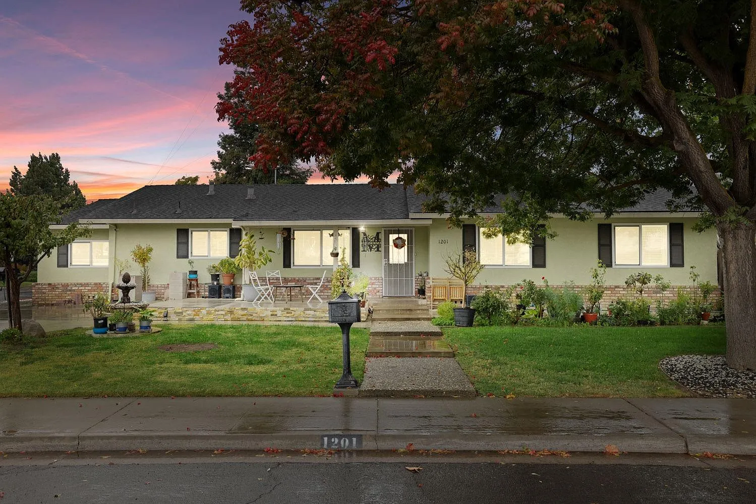 1201 Sonoma Ave photo 1