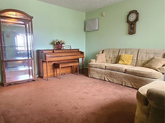 4th image of 4819 Vanguard Ave