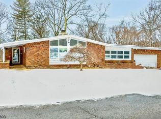 31 Deer Trl, Stockholm, NJ 07460