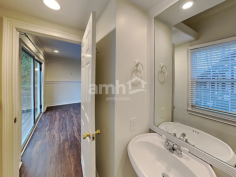 468 Springfield Dr — Photo 16